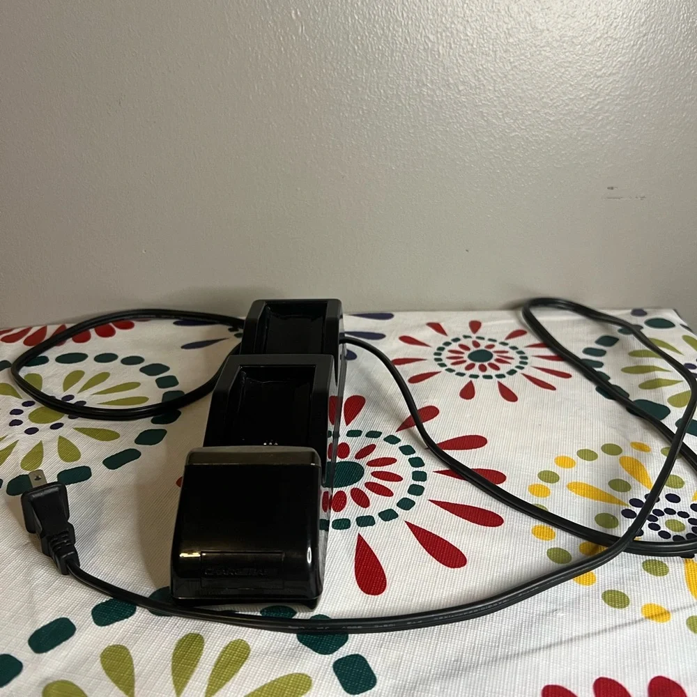 NYKO Charge Base Charging Dock Station Xbox 360 Item 86074-M27